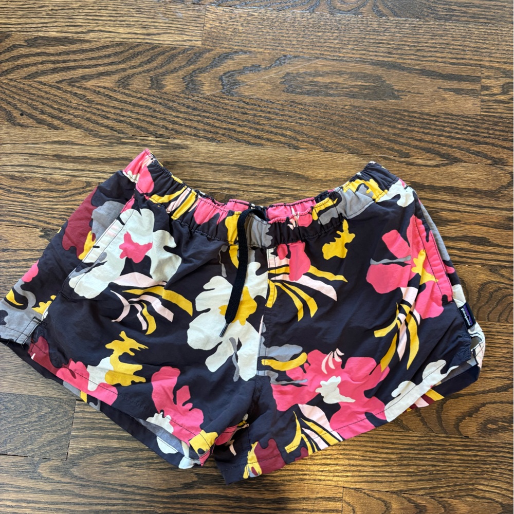 Patagonia Women’s Pink and Yellow Floral Baggies 2.5 inch inseam Shorts